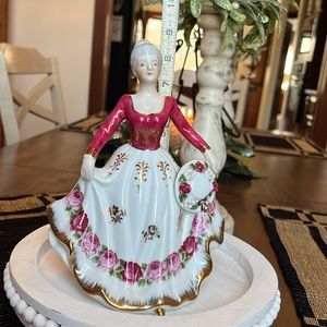 Vintage Porcelain Rose Garden Lady